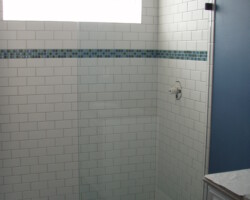 3/8” clear tempered glass with 2 x 2 clamps